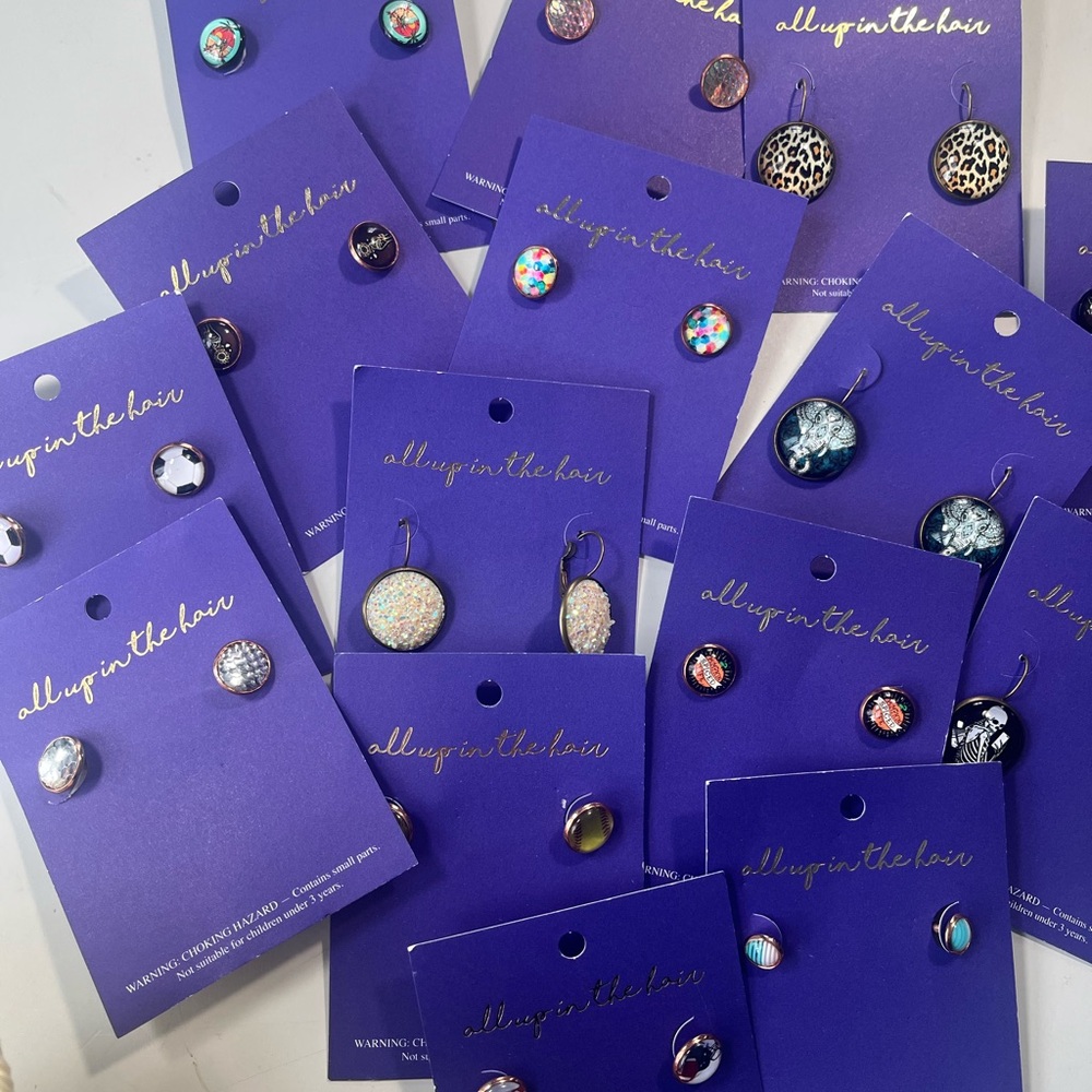 Lot of 45+ Multicolor Earrings. Some repeat styles